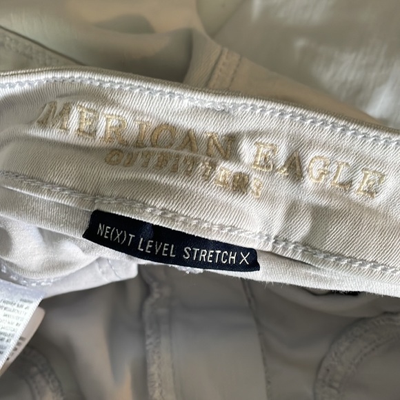 AMERICAN EAGLE OUTFITTERS - Size 0 - High Rise Jegging Crop - Distressed - Picture 10 of 14